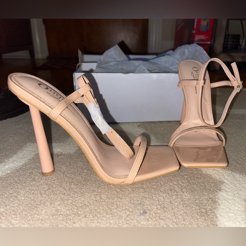 NIB Nude strappys